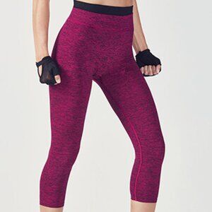 Fabletics, Seamless Printed Capri, Size: M, Color: Magenta Heather/Black